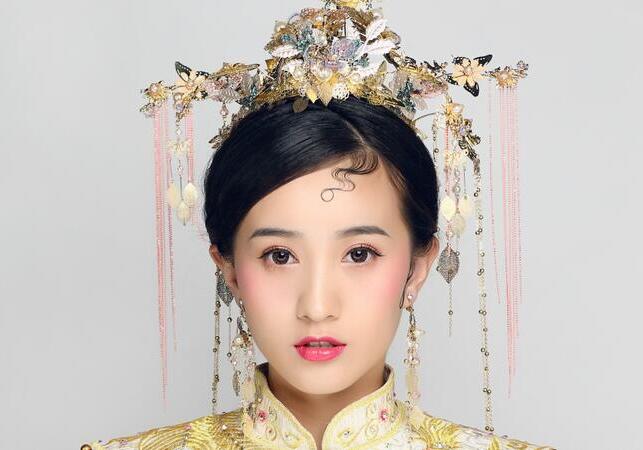 麗竹彩妝作品 | 略施粉黛， 一抹朱唇紅艷