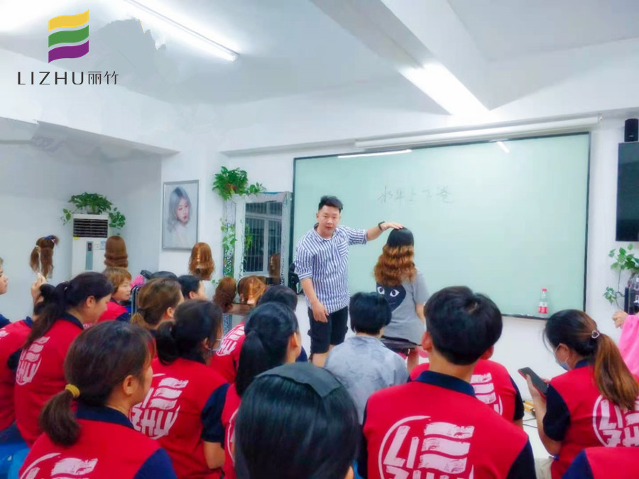南寧美發(fā)去哪里進(jìn)修？麗竹美發(fā)學(xué)校歡迎你