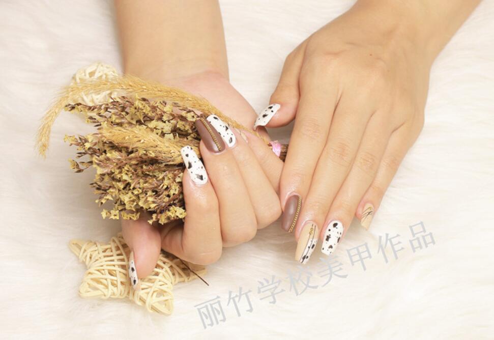 如何擁有閃亮健康的指甲？和南寧美甲培訓(xùn)機(jī)構(gòu)一起學(xué)