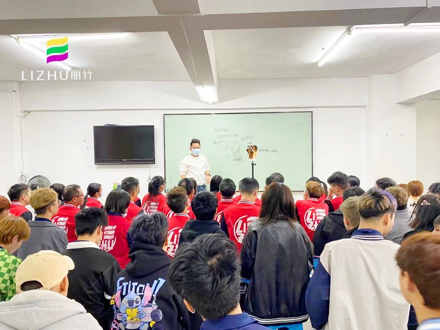 美發(fā)方形堆積注意事項，廣西美發(fā)師培訓班課程教授