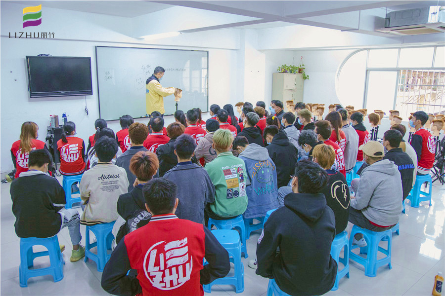 修剪平頭的技巧，廣西教理發(fā)學(xué)校課程內(nèi)容