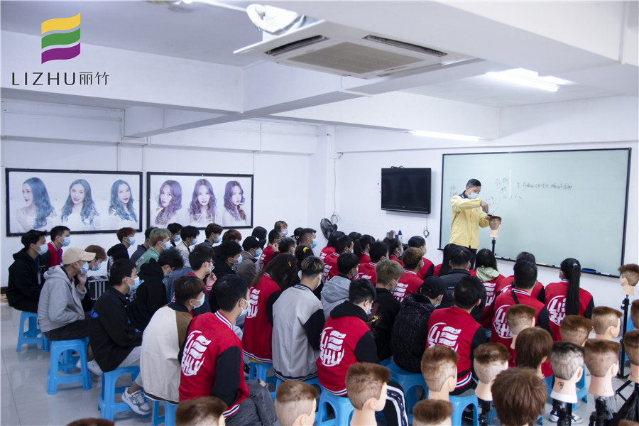 平頭修剪方法，廣西男發(fā)剪裁培訓(xùn)內(nèi)容