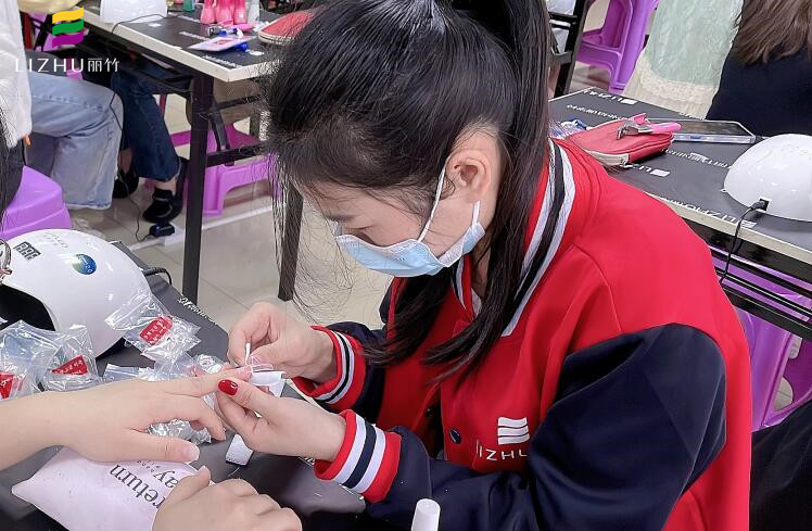 半貼甲片怎么貼？學(xué)美甲理論知識(shí)分享