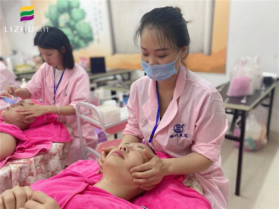面部皮膚護理要學什么？廣西美容學校十大名校為你介紹