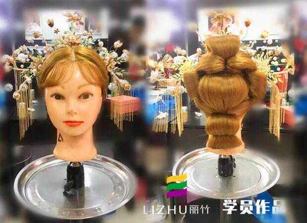 秀禾卷筒造型手法，廣西新娘化妝培訓給你教程