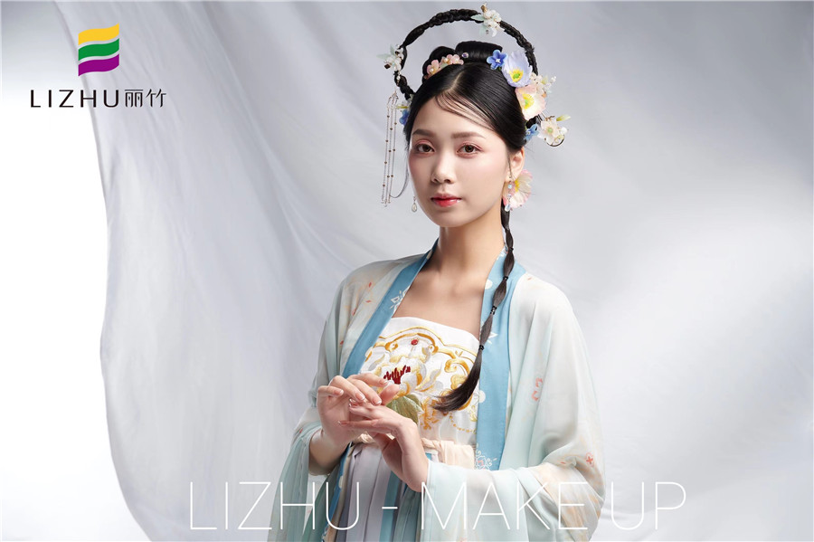 漢服彩妝造型，南寧排名前三化妝學(xué)校作品