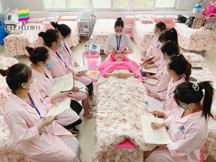 廣西美容理論知識(shí)：你為什么要眼部撥筋？