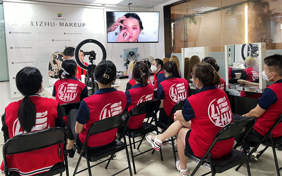 國風(fēng)妝容造型課堂 ，都是復(fù)古回憶的味道
