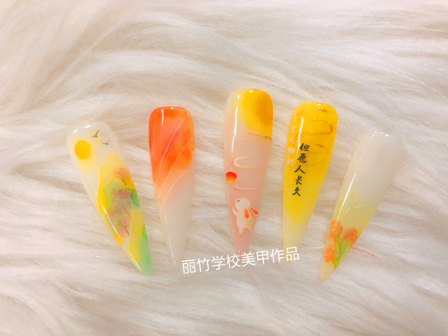 美甲的甲面不亮？南寧麗竹美甲學(xué)校教你處理