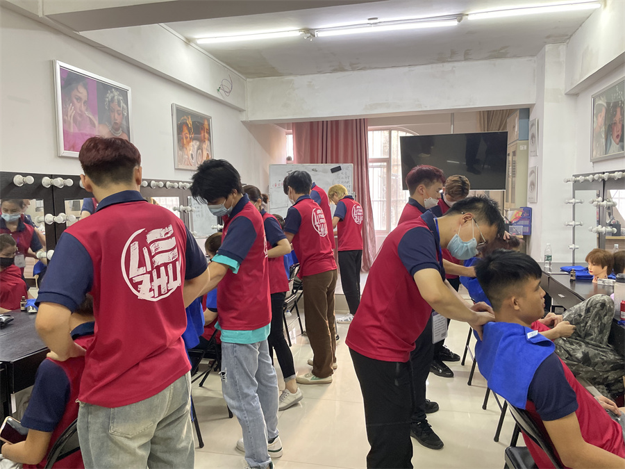 美發(fā)按摩實(shí)訓(xùn)，南寧美發(fā)專業(yè)學(xué)校洗護(hù)課程