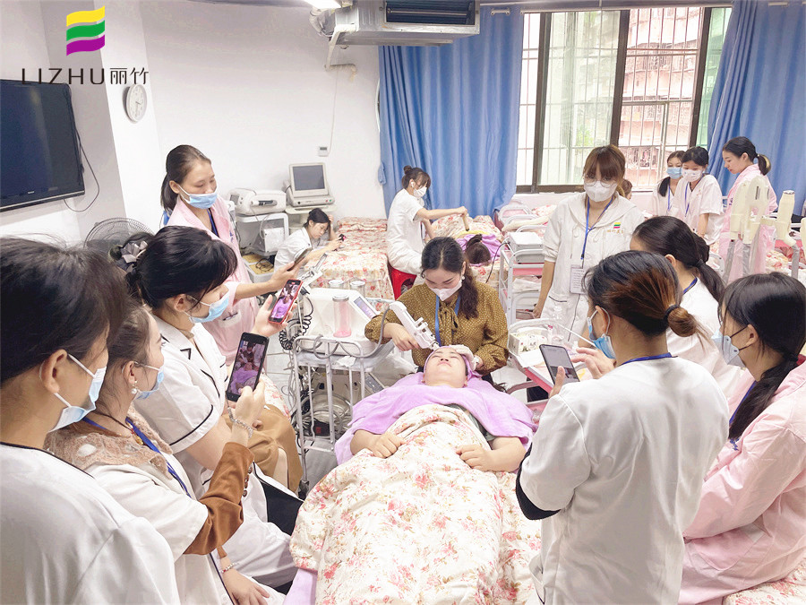 水光槍使用后注意事項(xiàng)，南寧美容儀器培訓(xùn)學(xué)校講解