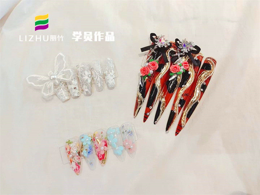 雕花設計美甲，廣西美甲課堂實訓作品