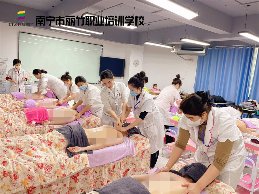 春季背部按摩的好處，廣西美容實訓(xùn)練習(xí)講解