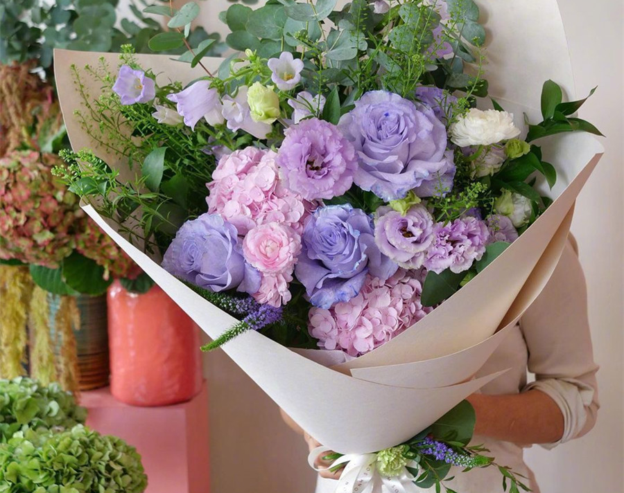 韓系甜美花束，廣西花藝插花造型學(xué)校浪漫推薦