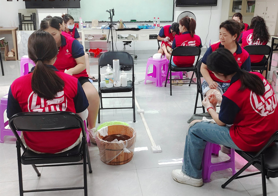 足部護(hù)理如何操作？南寧美甲學(xué)校排名課程