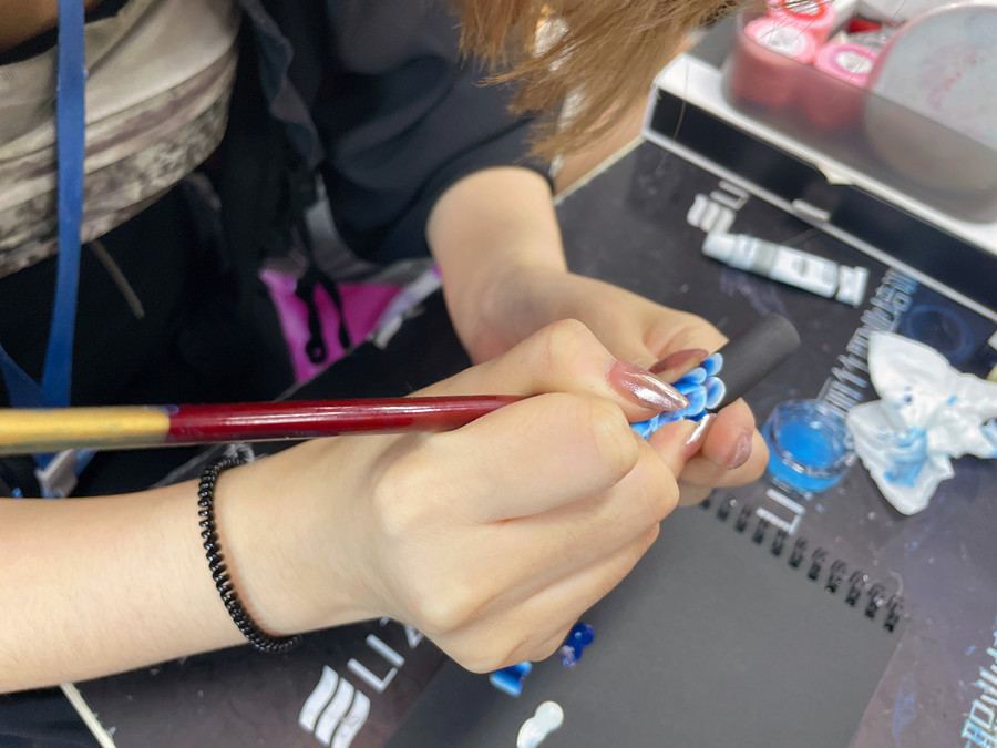 美甲排筆彩繪技巧，廣西美甲培訓(xùn)