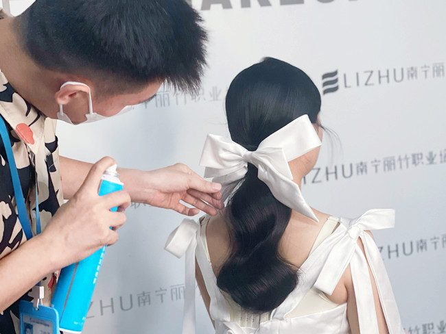 簡約韓式新娘手法要點(diǎn)概述，廣西化妝學(xué)校教學(xué)筆記