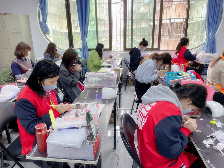 南寧美甲：石膏膠美甲是什么？