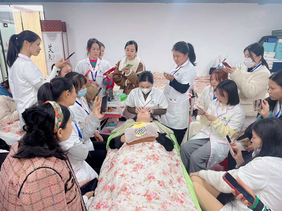 南寧頭療技師：為什么要經(jīng)絡(luò)梳梳頭？