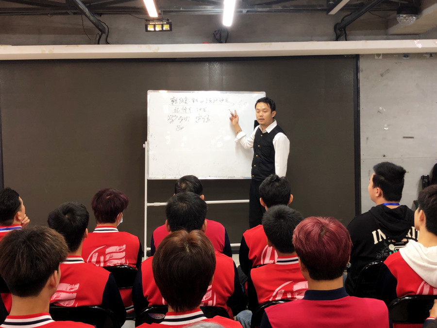 南寧美發(fā)職業(yè)學(xué)校就業(yè)宣講：乾健·形象設(shè)計(jì)沙龍專(zhuān)場(chǎng)