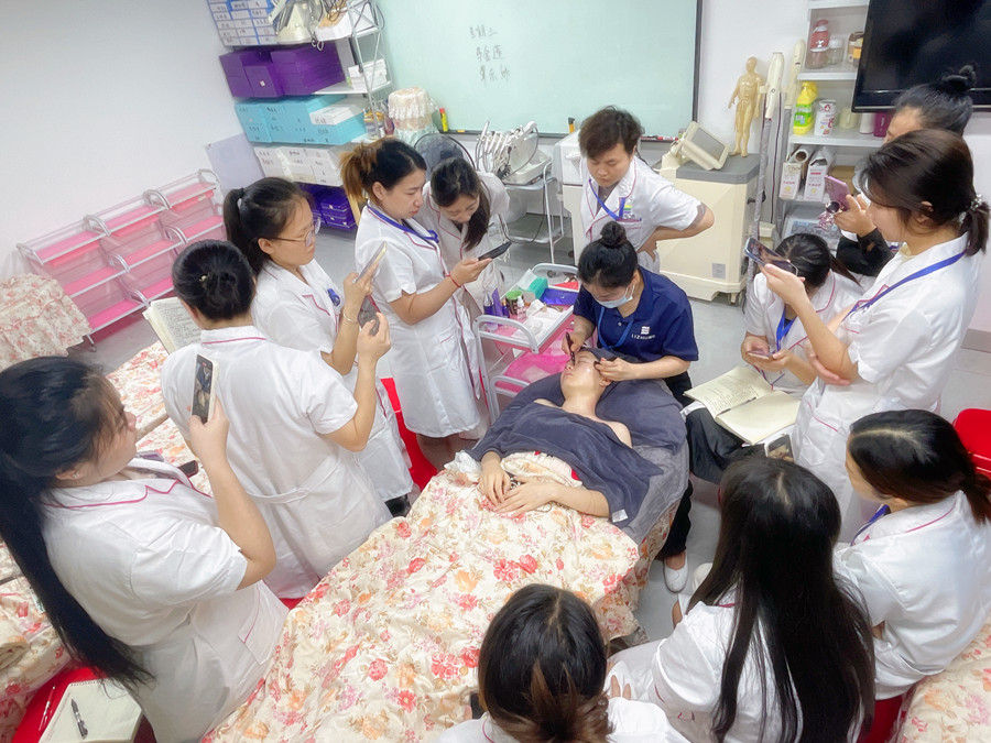 眼部護(hù)理重要位置，南寧美容護(hù)理