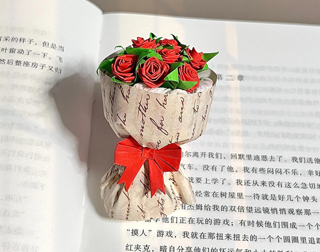 玫瑰花束折紙教程，廣西花藝培訓(xùn)學(xué)校推薦