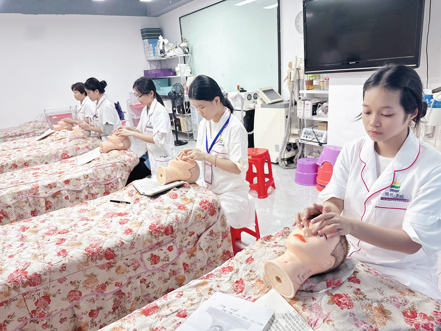 南寧培訓(xùn)美容師課程，從認(rèn)識(shí)面部開始