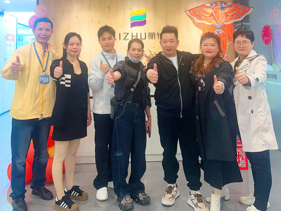 從左到右：李煥玲，盧素豐，方冬瑩，梁麗麗.jpg