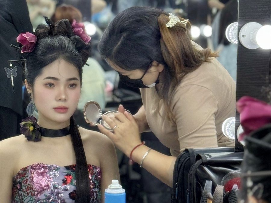 新中式妝容造型，從零學(xué)彩妝造型