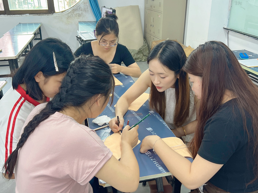 仿皮紋眉設(shè)計(jì)練習(xí) ，告訴你廣西紋繡學(xué)習(xí)哪里專業(yè)