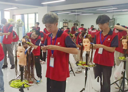 廣西學美發(fā)有前途嗎？廣西美發(fā)發(fā)展前景