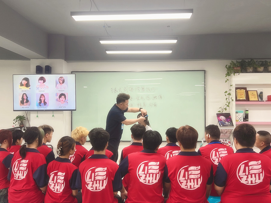 不同臉型適合的劉海類型，南寧剪發(fā)學習分享